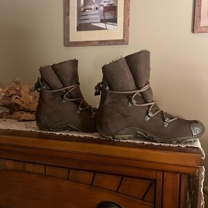 Merrell brand Brown Ankle Boots for Women brand new without tags